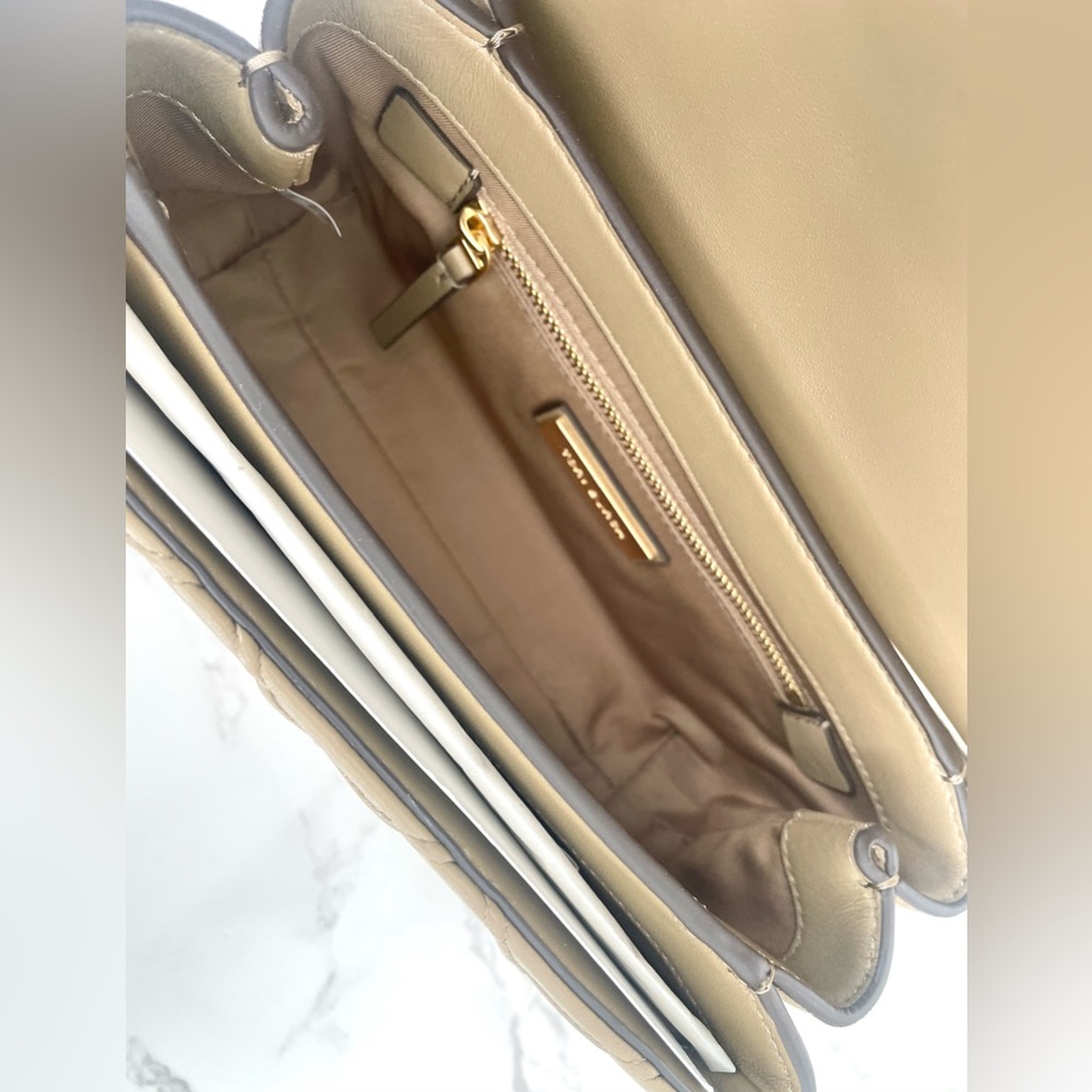 ❌SOLD❌ New Tory Burch Small Fleming Soft Leather Shoulder Bag Pebblestone - Picture 9 of 13